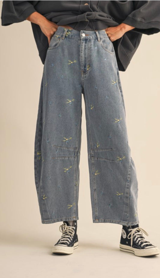 Floral Embroidery Barrel Jean