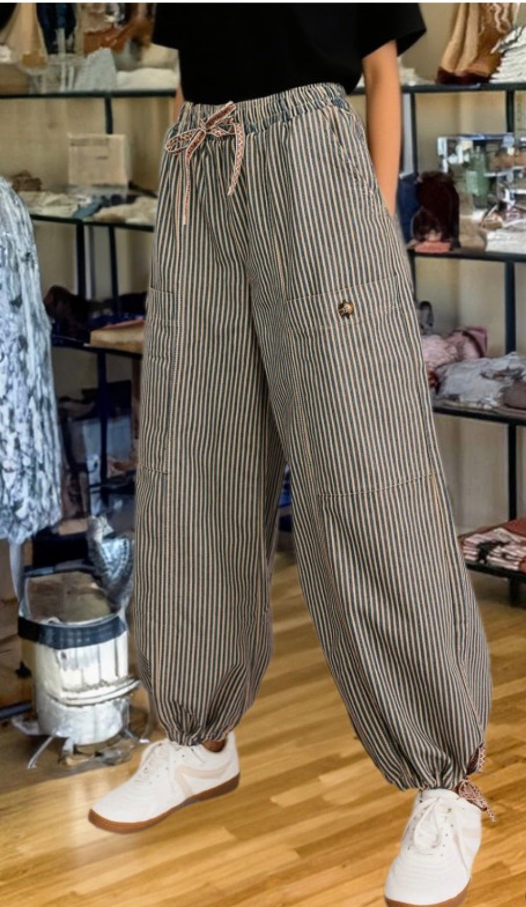 Johanna Pant size 8 fits a size 6