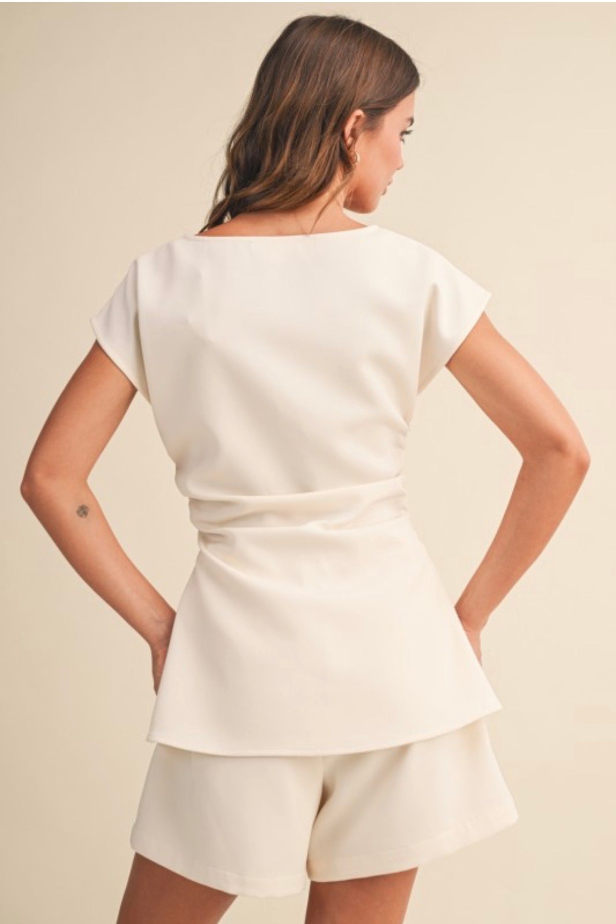 Maru Cream Set Expected Date June- Cream