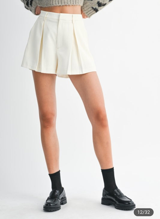 solid front pleated shorts